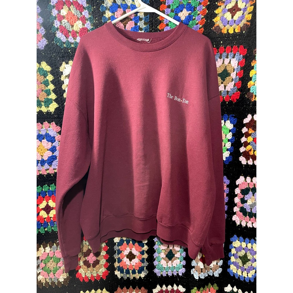 Vintage "The Bon-Ton" Embroidered Crewneck Sweater Pull-over